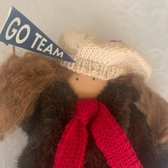 Lizzy High Doll - Picture 6 of 7